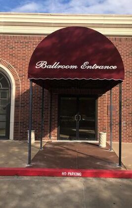 Commercial shade structure